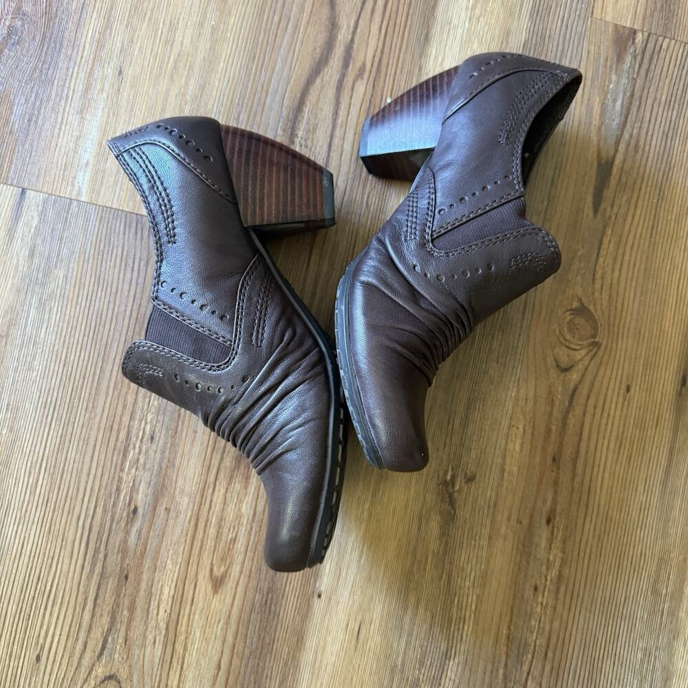 Yuu Teresa Slouch Brown Slouch Leather Ankle Bootie Shootie Shoes Size 8. 5